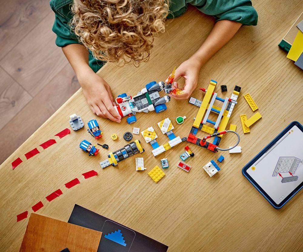 LEGO  Super Mario Mario car - Toads workshop, 72035