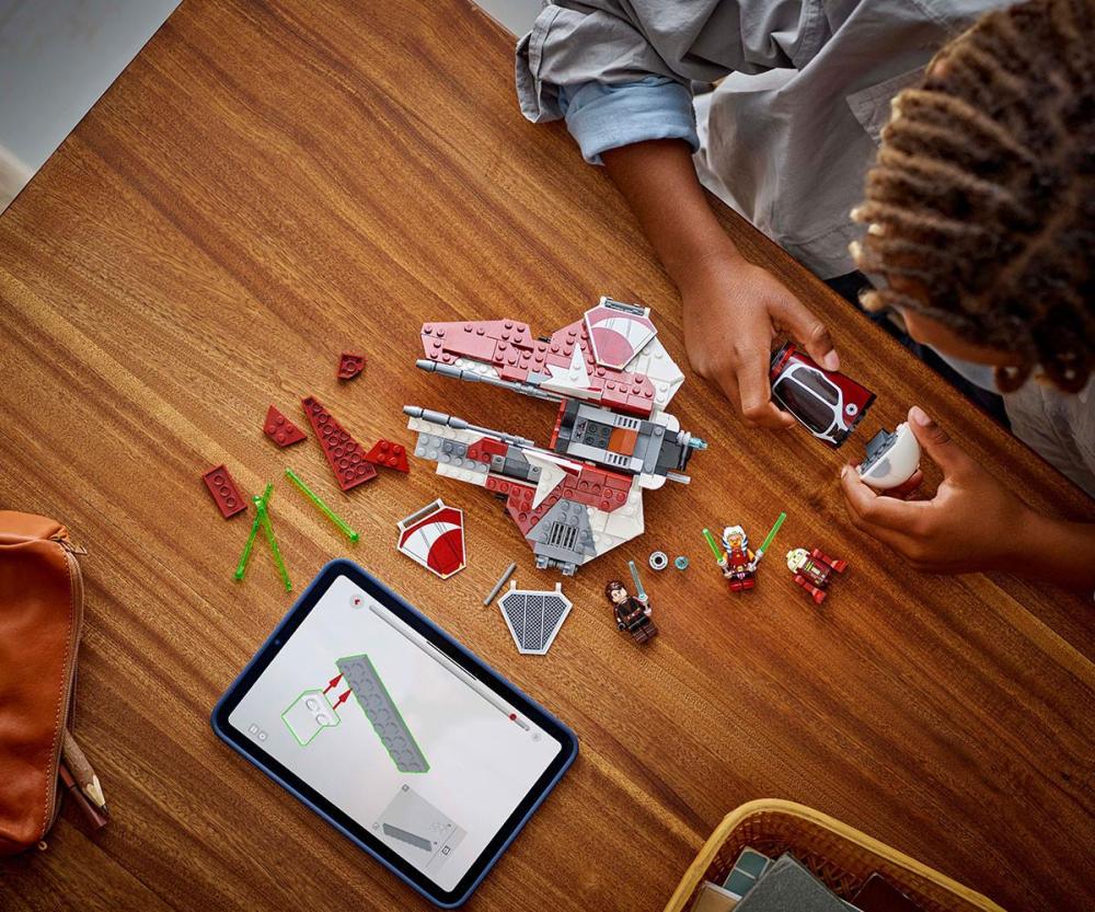 LEGO  Star Wars - Ahsoka's Jedi Interceptor, 75401